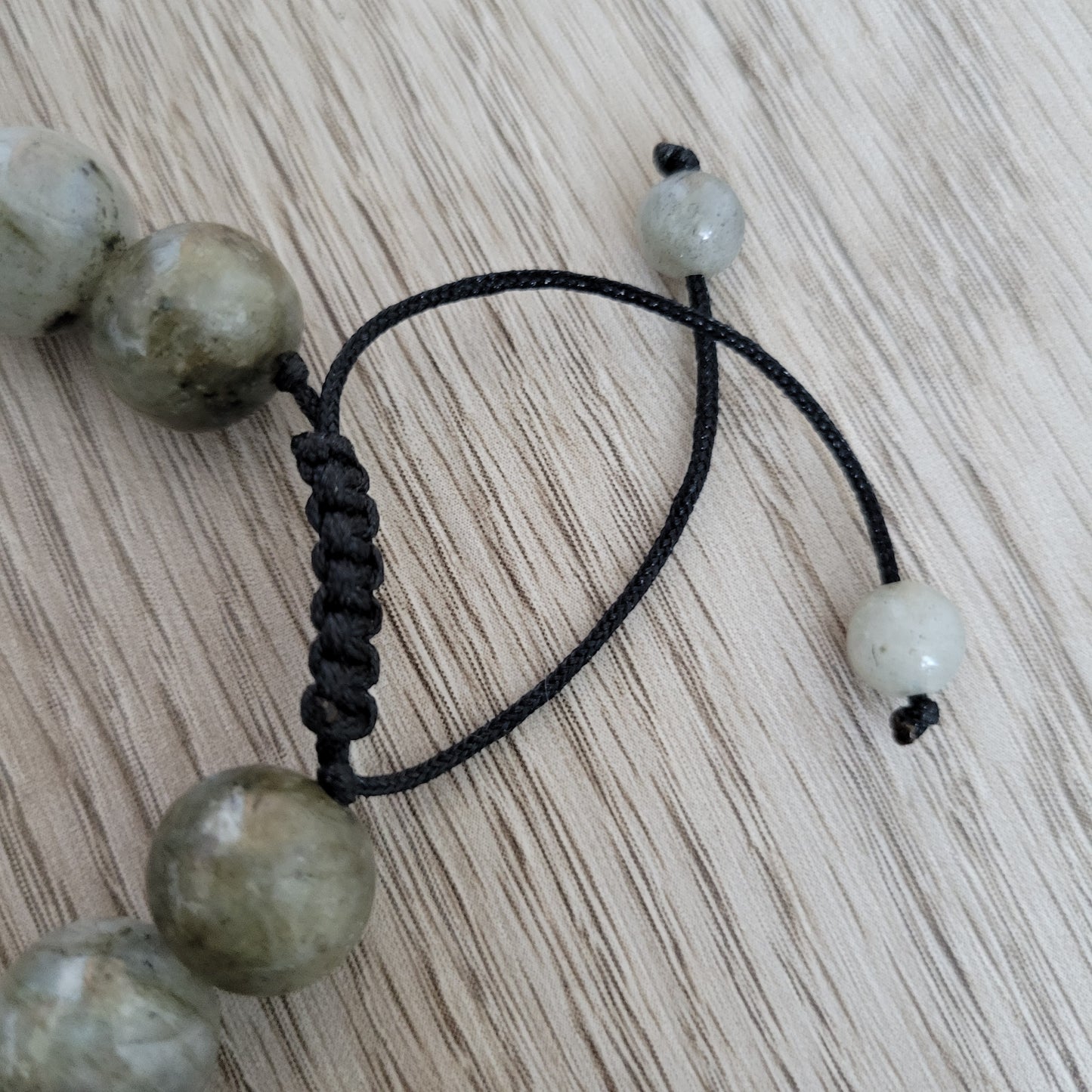 LABRADORITE 12MM PULL