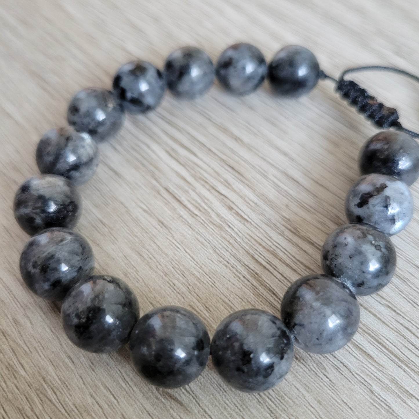 BLACK LABRADORITE 12MM PULL