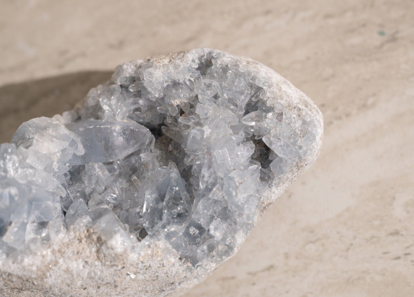 CELESTINE SPECIMEN- MEDIUM