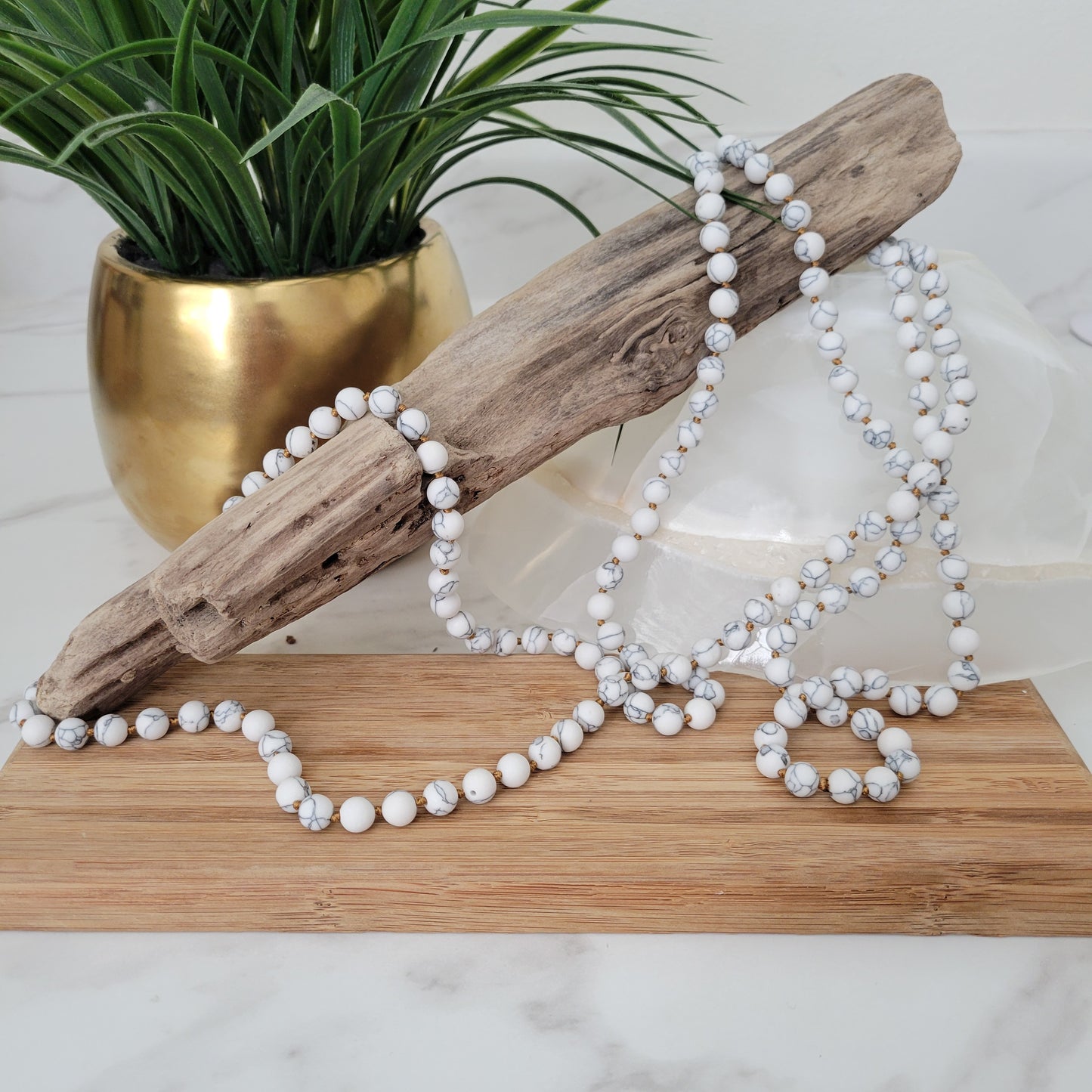 WHITE HOWLITE MAT NECKLACE 60"